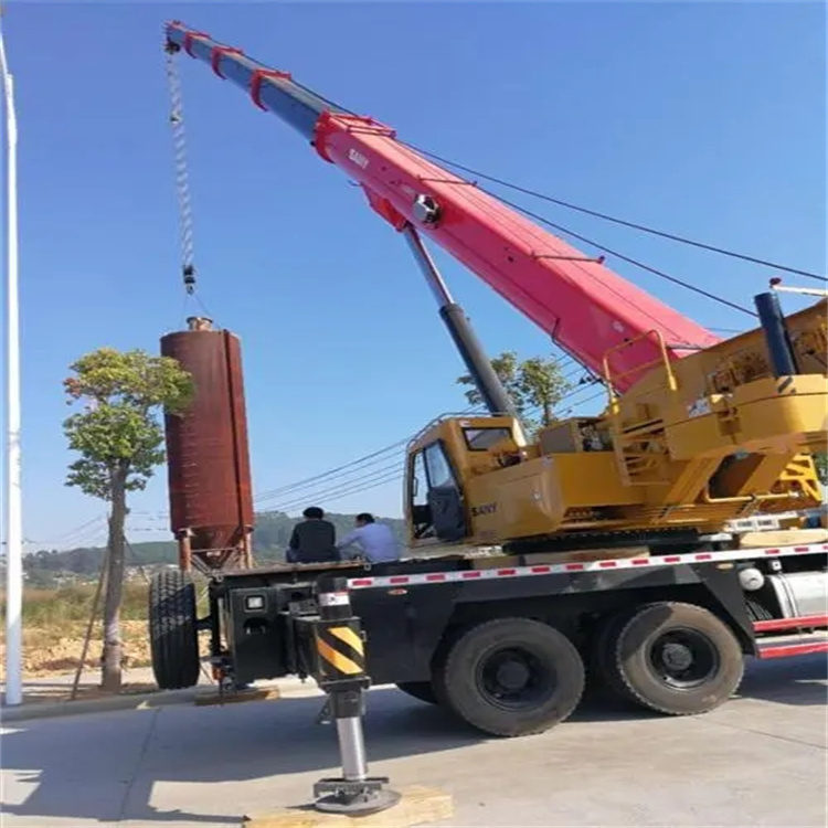 南京雨花台专业吊车租赁多少钱