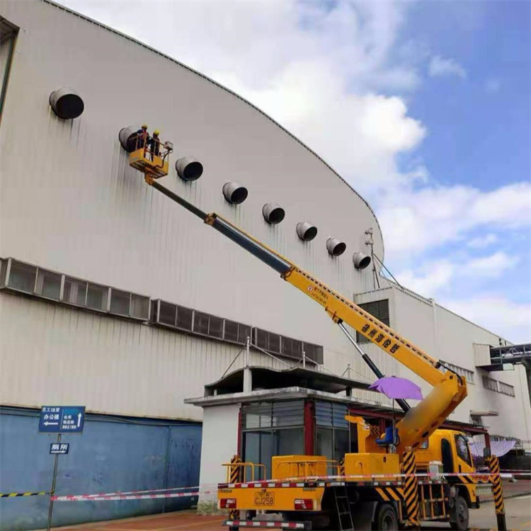南京雨花台高空作业车出租服务：专业广告牌安装解决方案